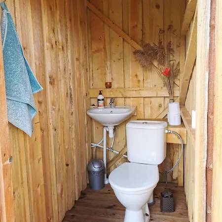 Paeikesekivi Keskus Деревянный коттедж Ridakula (Viljandi)